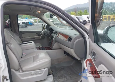 2009 Chevrolet Suburban 1500 Ltz из США, поврежденный, VIN 1GNFK36379R281088